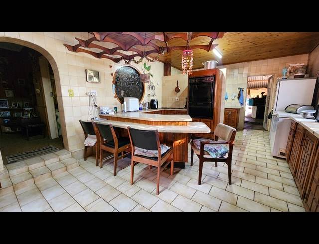 4 BEDROOM HOUSE FOR SALE IN THEOVILLE